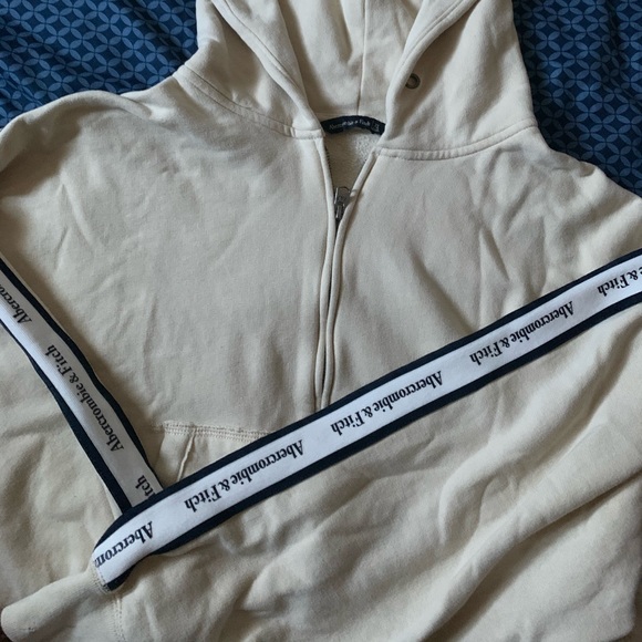 Abercrombie &fitch sweeter 🌓 - Picture 2 of 5